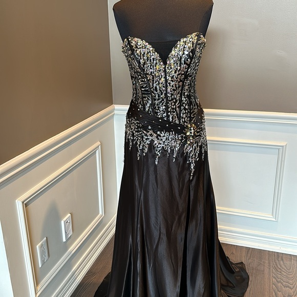 TONY BOWLS PARIS BLACK SILVER DRESS - Picture 10 of 17